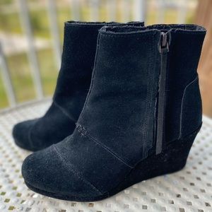 Tom’s booties. Size 10. Black suede.